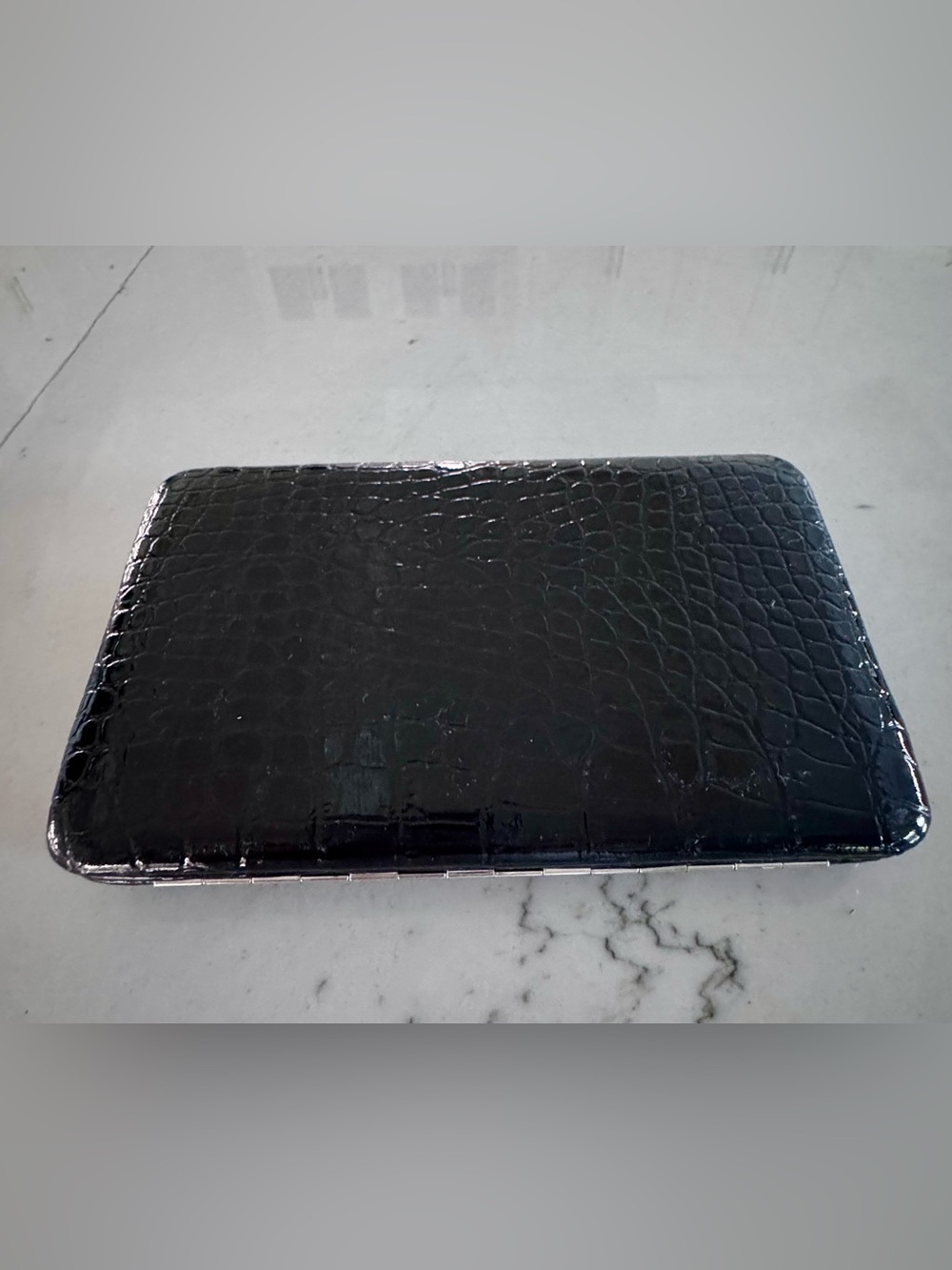 Compact Wallet on a Removable Chain - Picture 2 of 10